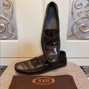 Like new! Men's Tod's brown leather driving loafers size 11